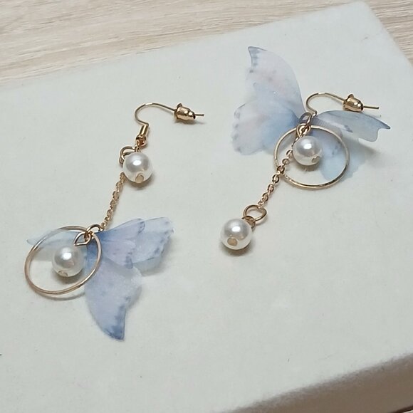 NWOT Fashion Jewelry Gold Tone Faux Pearl Dangle Blue Butterfly Earrings #19 - Picture 3 of 8